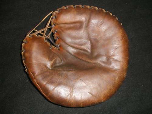 TruSport Catchers Mitt 1 Front